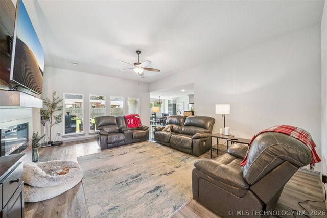 6001 S 13th Street, Broken Arrow, OK 74011