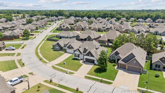 6001 S 13th Street, Broken Arrow, OK 74011