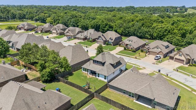 6001 S 13th Street, Broken Arrow, OK 74011