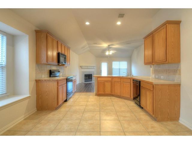 3216 Chesington Drive, Fort Worth, TX 76137