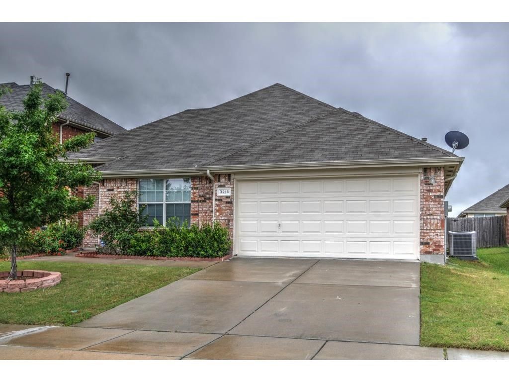 3216 Chesington Drive, Fort Worth, TX 76137