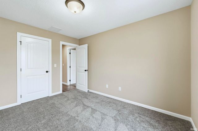 22238 Travertine Run, Woodburn, IN 46797