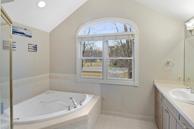 50496 N North Avenue, Macomb Twp, MI 48042