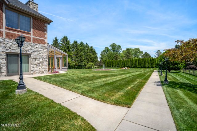 3315 Stonebrooke Lane, Maumee, OH 43537