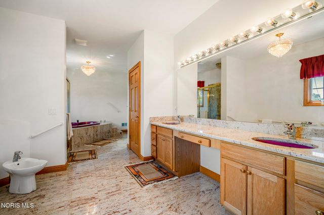 3315 Stonebrooke Lane, Maumee, OH 43537