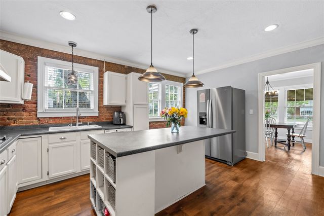 2912 Fort Avenue, Waco, TX 76707