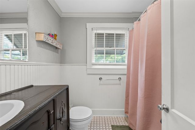2912 Fort Avenue, Waco, TX 76707