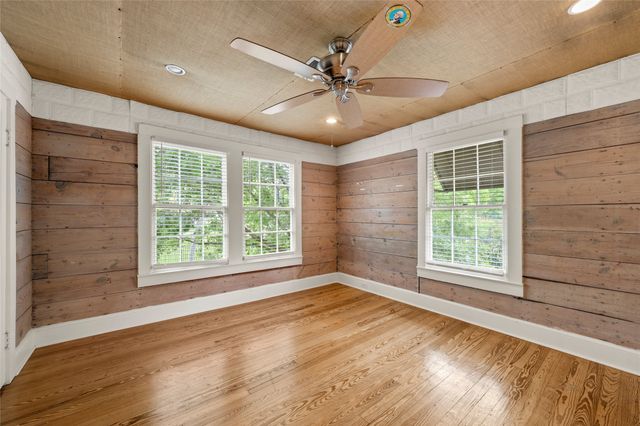 2912 Fort Avenue, Waco, TX 76707