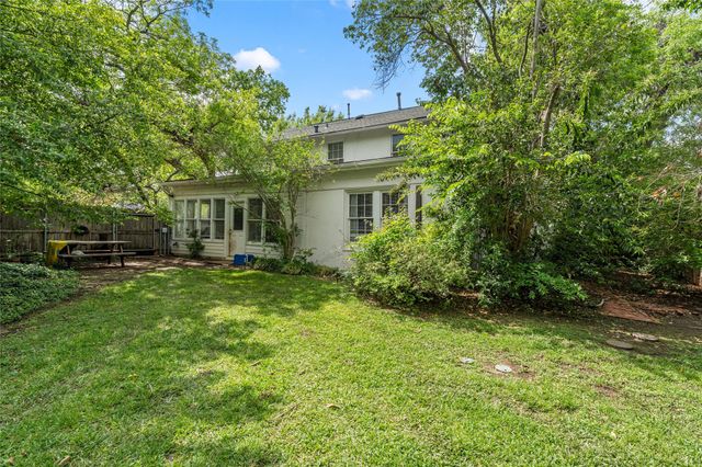 2912 Fort Avenue, Waco, TX 76707