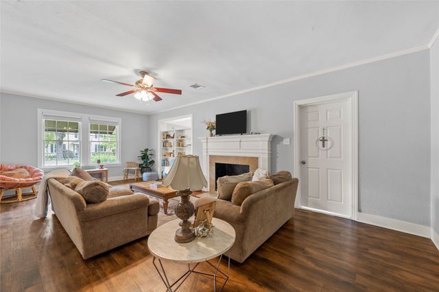 2912 Fort Avenue, Waco, TX 76707