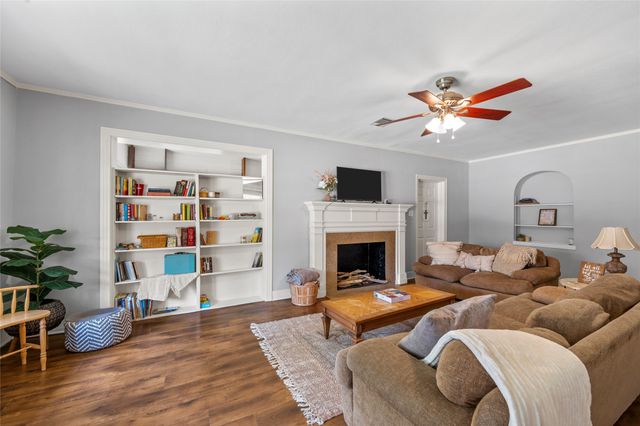 2912 Fort Avenue, Waco, TX 76707