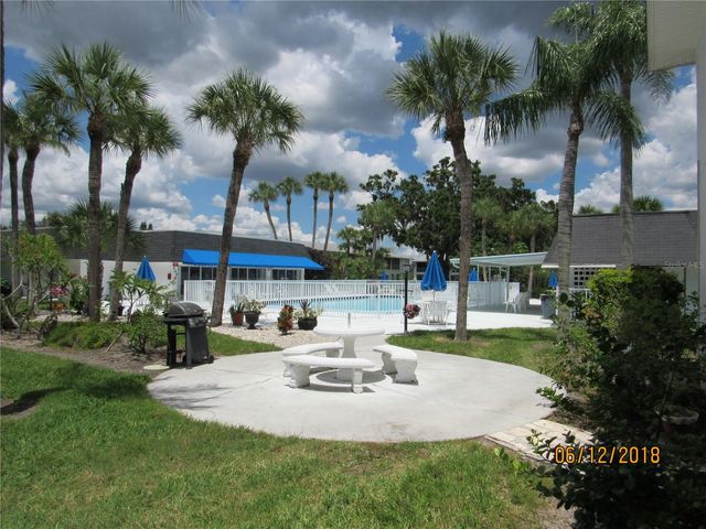 304 47TH AVENUE DRIVE W 307, Bradenton, FL 34207