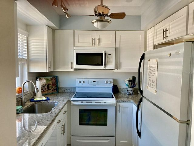 304 47TH AVENUE DRIVE W 307, Bradenton, FL 34207