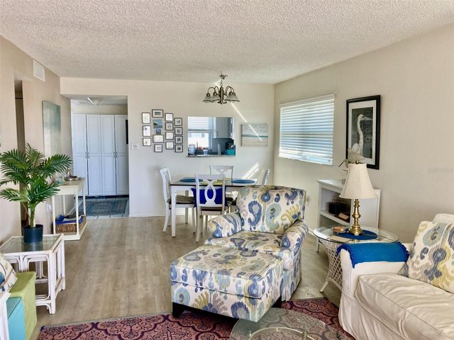 304 47TH AVENUE DRIVE W 307, Bradenton, FL 34207
