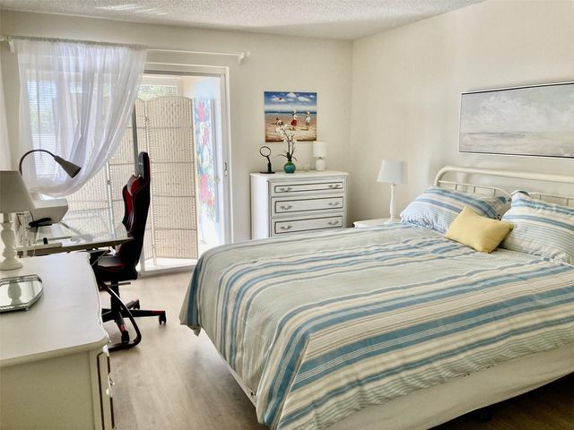 304 47TH AVENUE DRIVE W 307, Bradenton, FL 34207