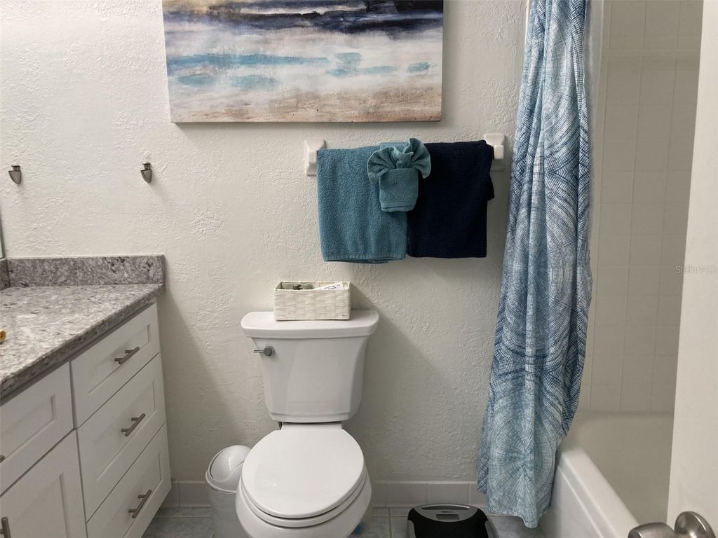 Image 11 of property listing at 304 47TH AVENUE DRIVE W 307, Bradenton, FL 34207