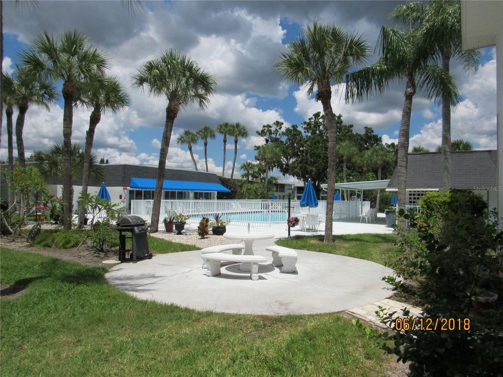 Image 16 of property listing at 304 47TH AVENUE DRIVE W 307, Bradenton, FL 34207