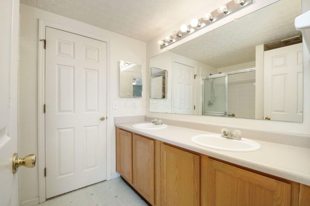 1032 Portlock Drive, Columbus, OH 43228
