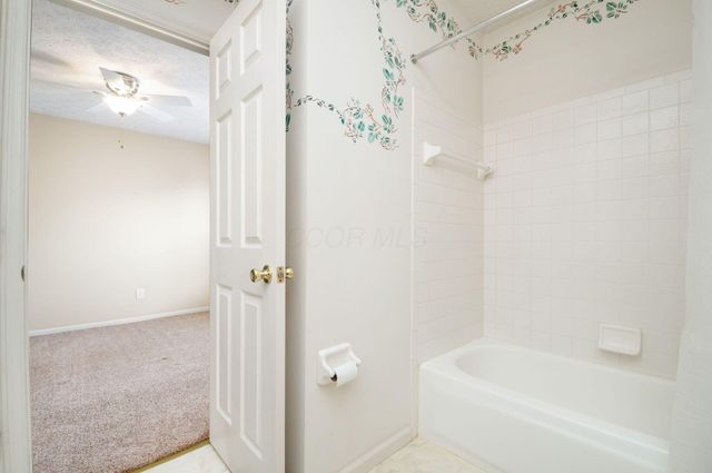 1032 Portlock Drive, Columbus, OH 43228