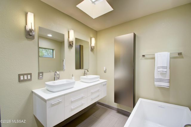 2914 W Wyoming Street, Tucson, AZ 85746