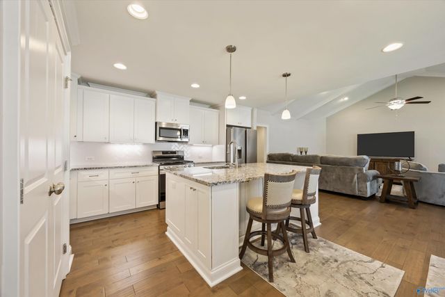 23749 Glover Road, Athens, AL 35613