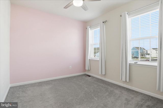 889 BARKSDALE DR, Charles Town, WV 25414