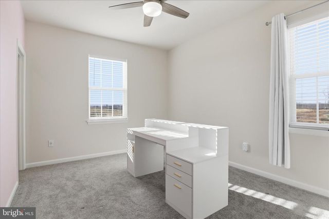 889 BARKSDALE DR, Charles Town, WV 25414