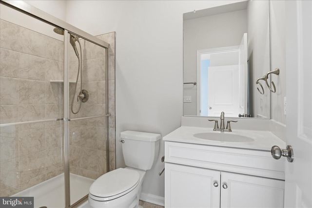 889 BARKSDALE DR, Charles Town, WV 25414