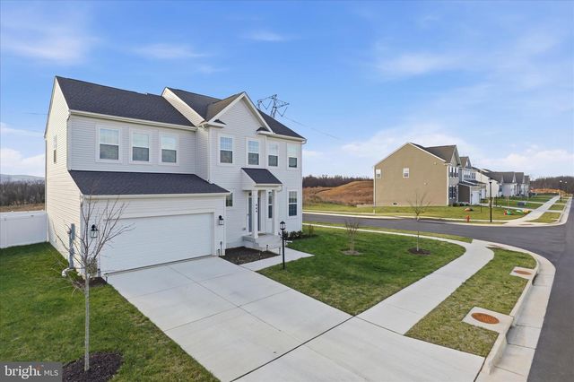 889 BARKSDALE DR, Charles Town, WV 25414