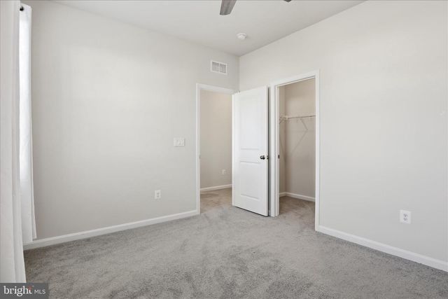 889 BARKSDALE DR, Charles Town, WV 25414