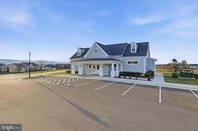 889 BARKSDALE DR, Charles Town, WV 25414