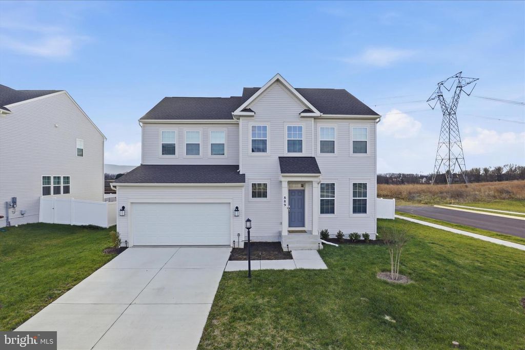 889 BARKSDALE DR, Charles Town, WV 25414