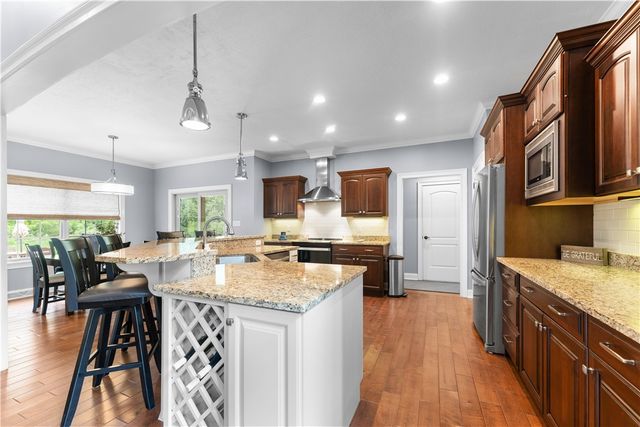 4020 Castor Ln, Jefferson Hills, PA 15332