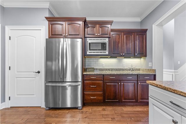 4020 Castor Ln, Jefferson Hills, PA 15332