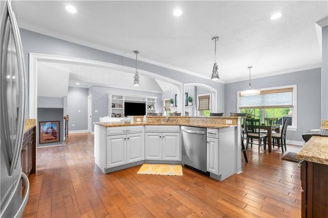 4020 Castor Ln, Jefferson Hills, PA 15332