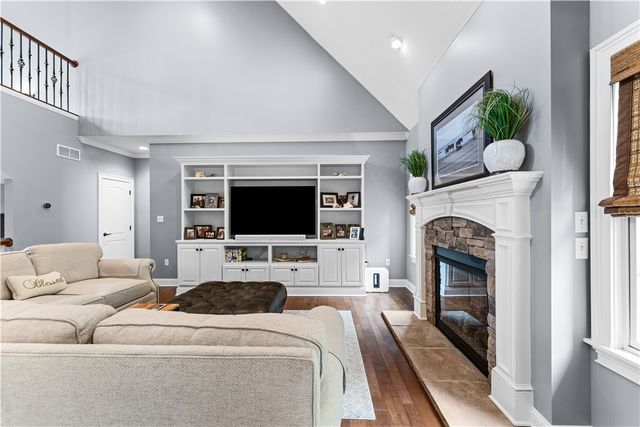 4020 Castor Ln, Jefferson Hills, PA 15332