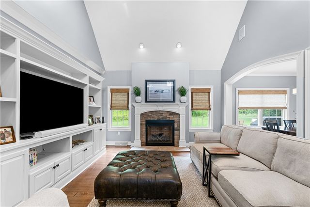 4020 Castor Ln, Jefferson Hills, PA 15332