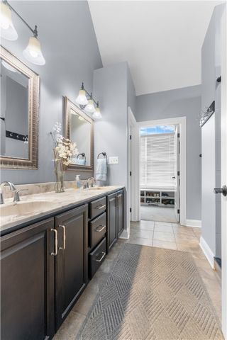 4020 Castor Ln, Jefferson Hills, PA 15332