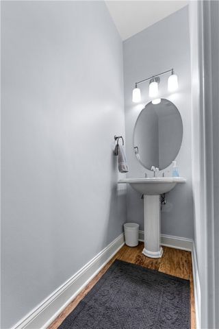 4020 Castor Ln, Jefferson Hills, PA 15332