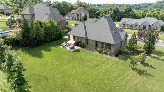 4020 Castor Ln, Jefferson Hills, PA 15332