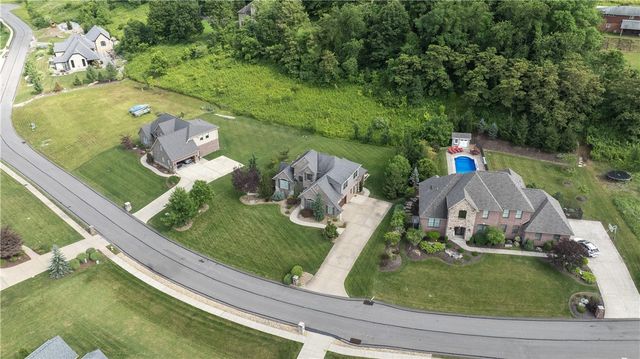 4020 Castor Ln, Jefferson Hills, PA 15332