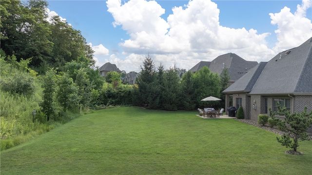 4020 Castor Ln, Jefferson Hills, PA 15332