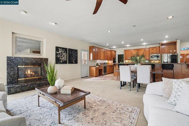 5666 Oakmont Ct, Discovery Bay, CA 94505