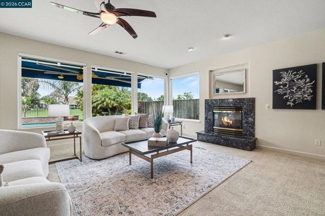 5666 Oakmont Ct, Discovery Bay, CA 94505