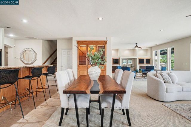 5666 Oakmont Ct, Discovery Bay, CA 94505