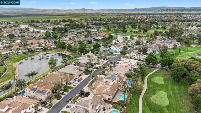 5666 Oakmont Ct, Discovery Bay, CA 94505