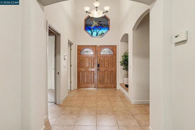 5666 Oakmont Ct, Discovery Bay, CA 94505