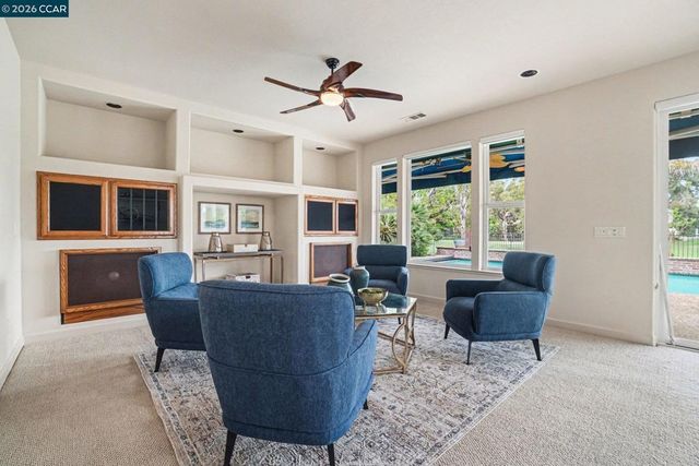 5666 Oakmont Ct, Discovery Bay, CA 94505