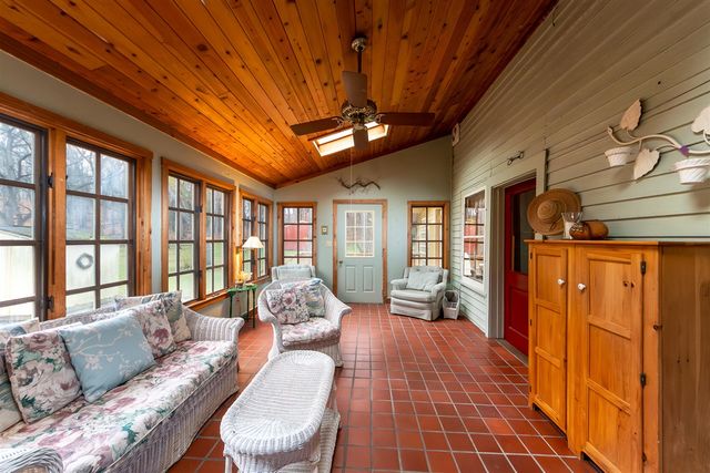 8425 Parshallville Road, Fenton, MI 48430