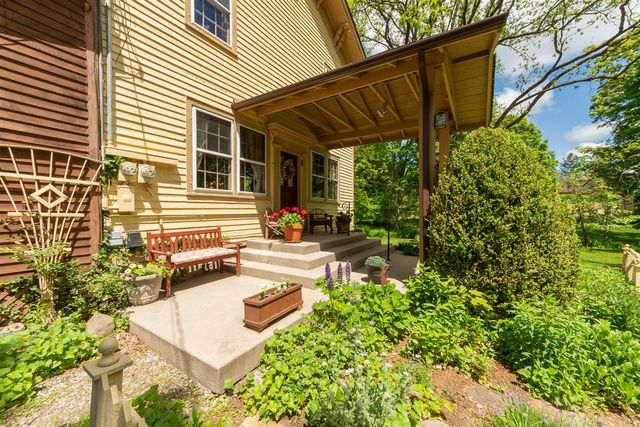 8425 Parshallville Road, Fenton, MI 48430